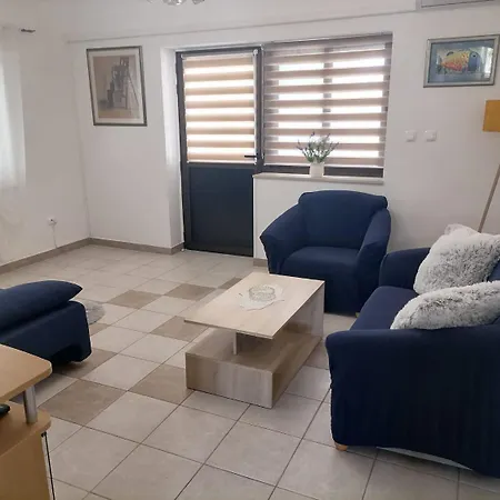 Ljube - Quiet Location Appartement *