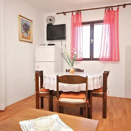 Appartement Ljube - Quiet Location *