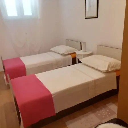 Appartement Ljube - Quiet Location