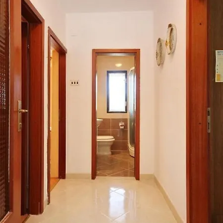 Ljube - Quiet Location Appartement