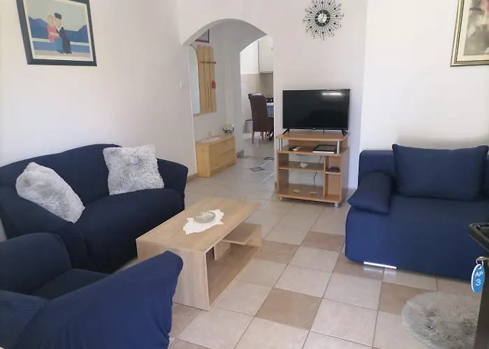 Ljube * לוביסטה