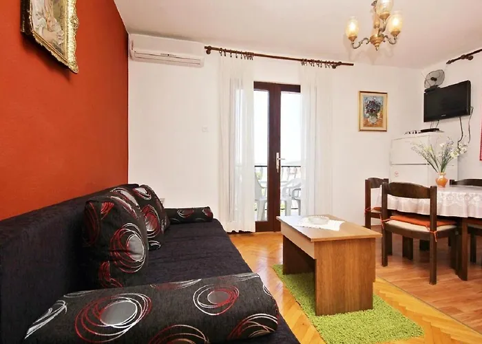 Ljube * לוביסטה