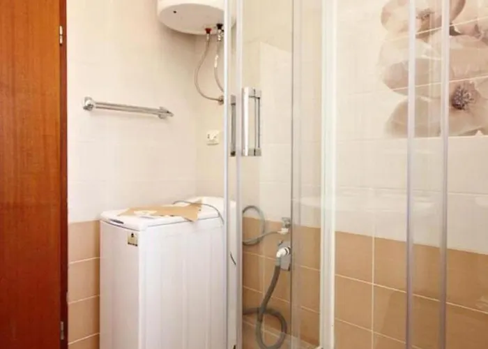 Ljube לוביסטה