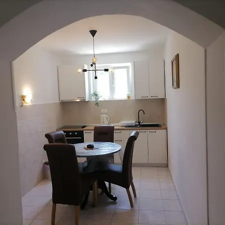 Ljube Apartman Lovište